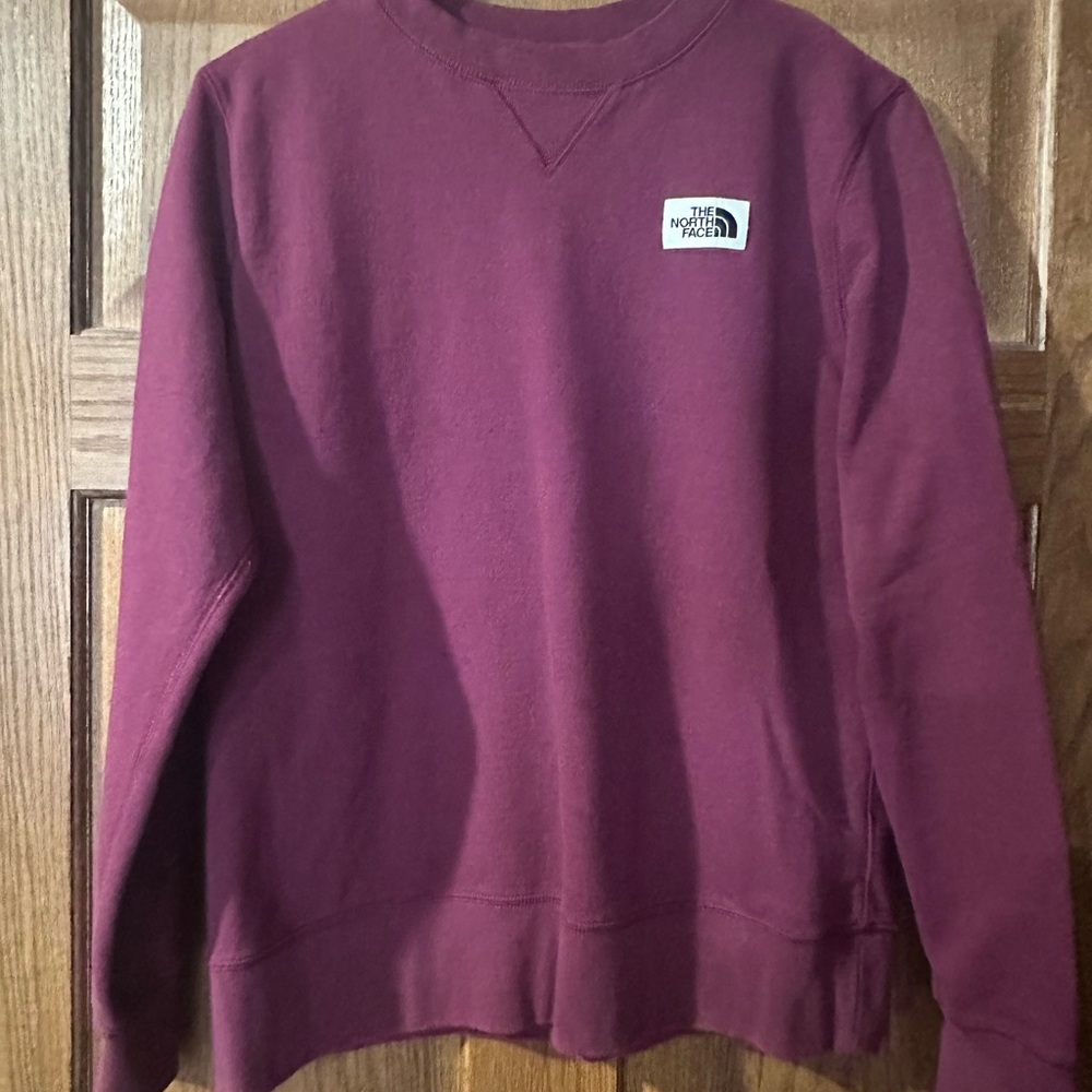 The North Face Women’s Heritage Patch crewneck